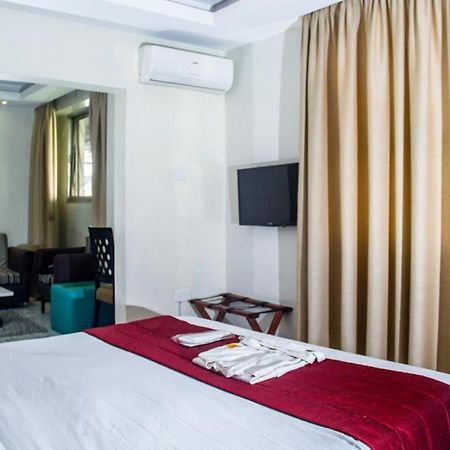 Glee Hotel Aliayabiagba Экстерьер фото