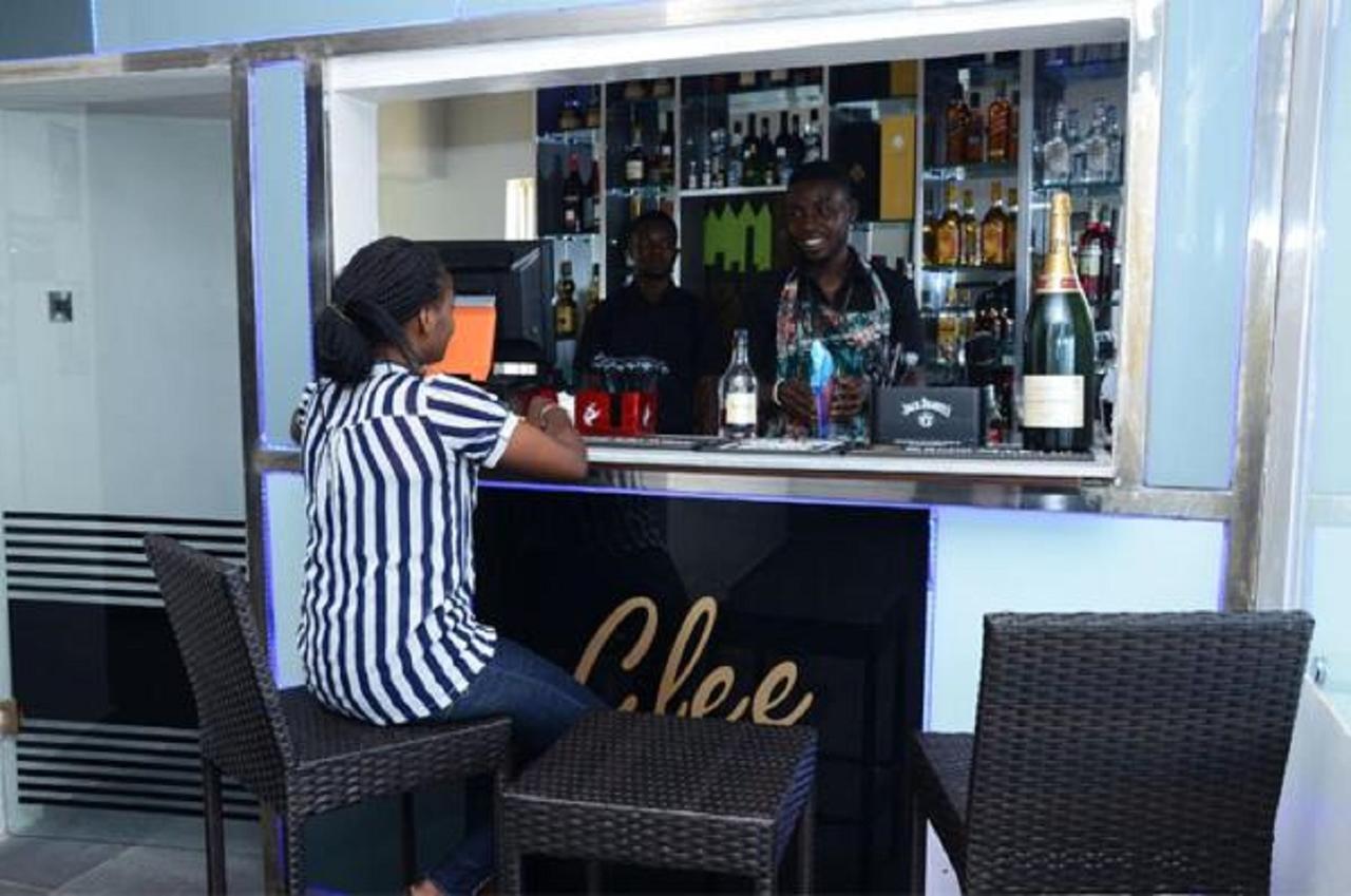 Glee Hotel Aliayabiagba Экстерьер фото