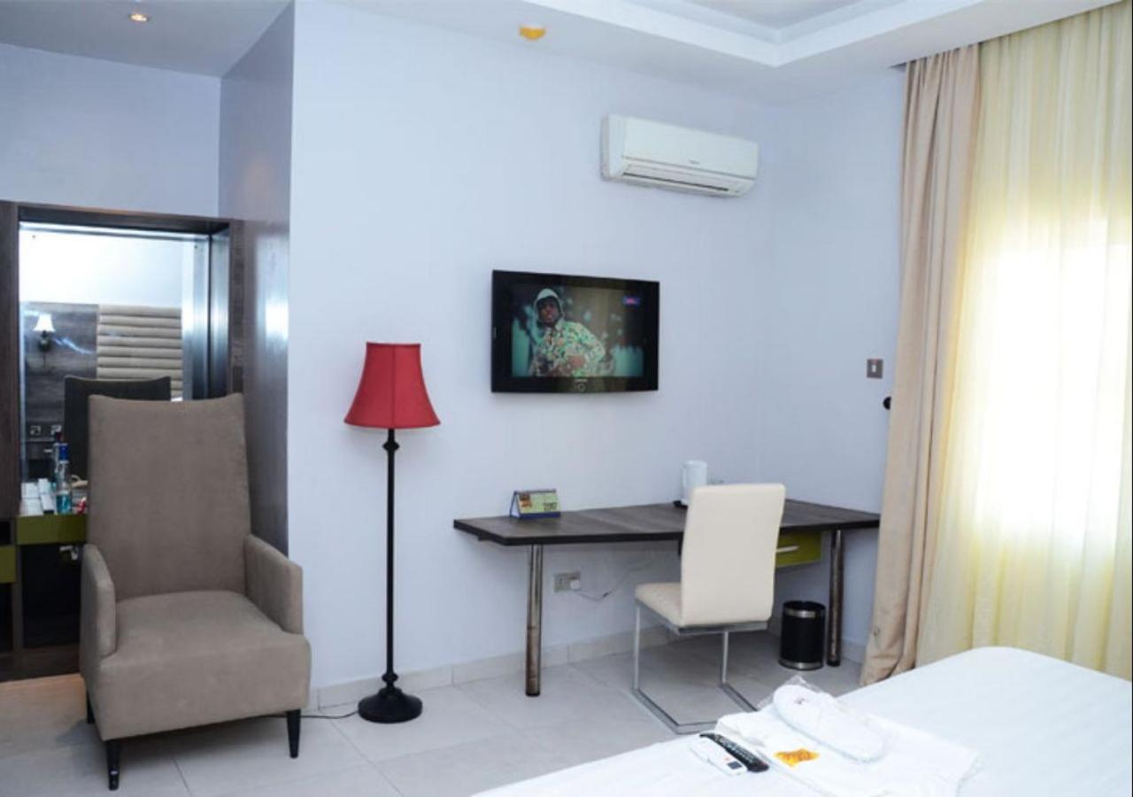 Glee Hotel Aliayabiagba Экстерьер фото