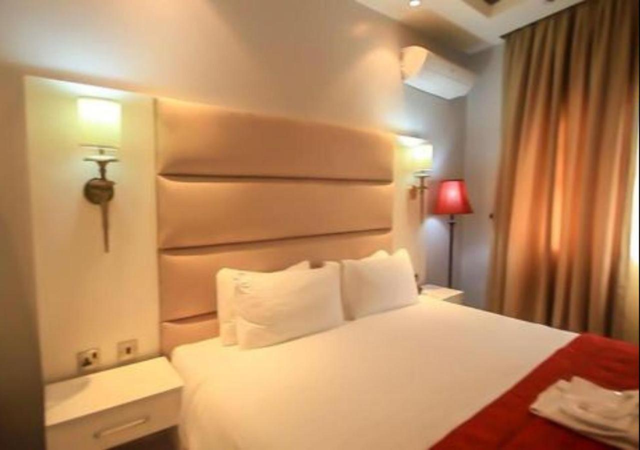Glee Hotel Aliayabiagba Экстерьер фото