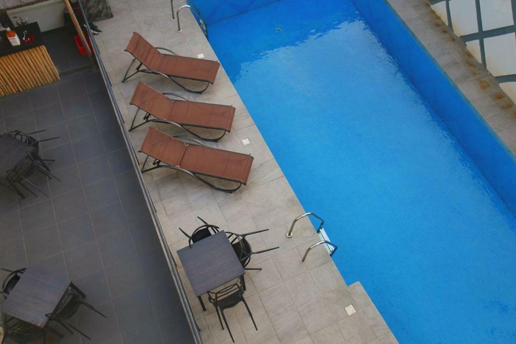 Glee Hotel Aliayabiagba Экстерьер фото