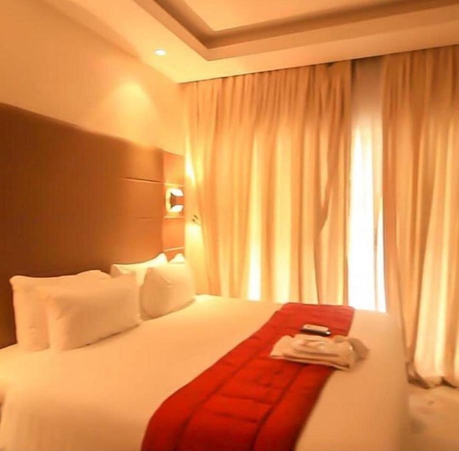 Glee Hotel Aliayabiagba Экстерьер фото