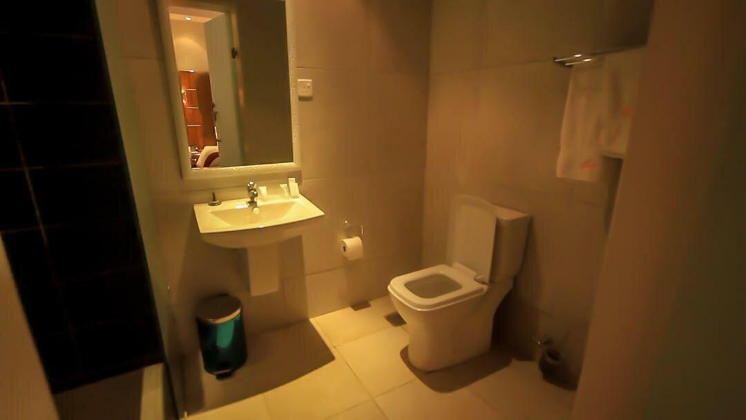 Glee Hotel Aliayabiagba Экстерьер фото