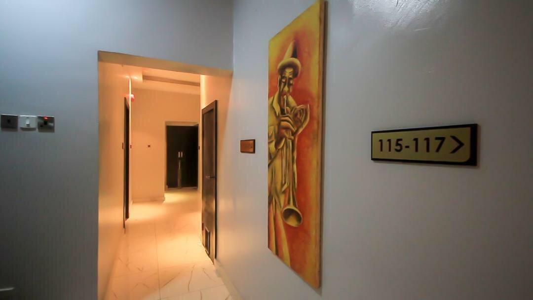 Glee Hotel Aliayabiagba Экстерьер фото