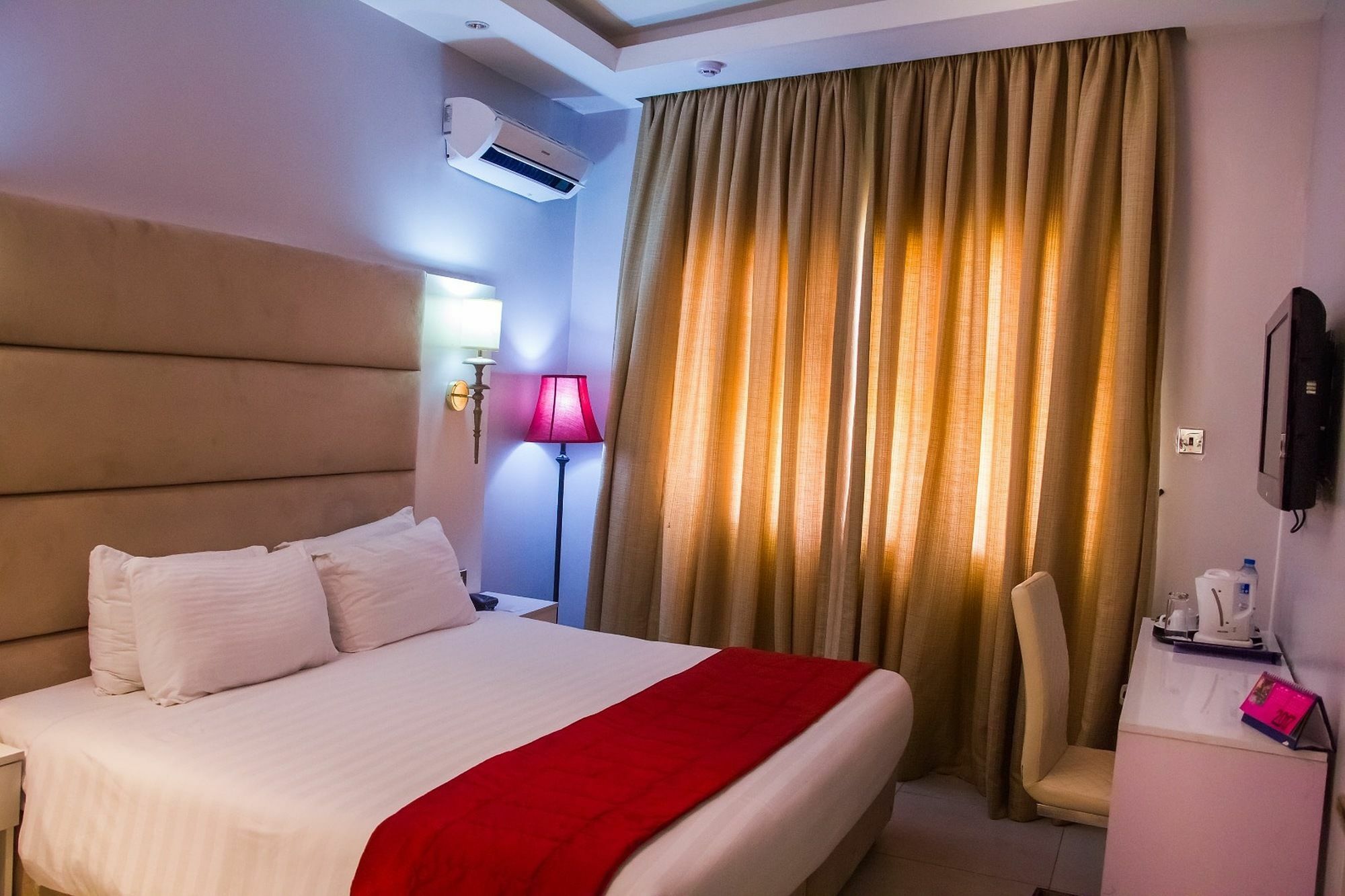 Glee Hotel Aliayabiagba Экстерьер фото