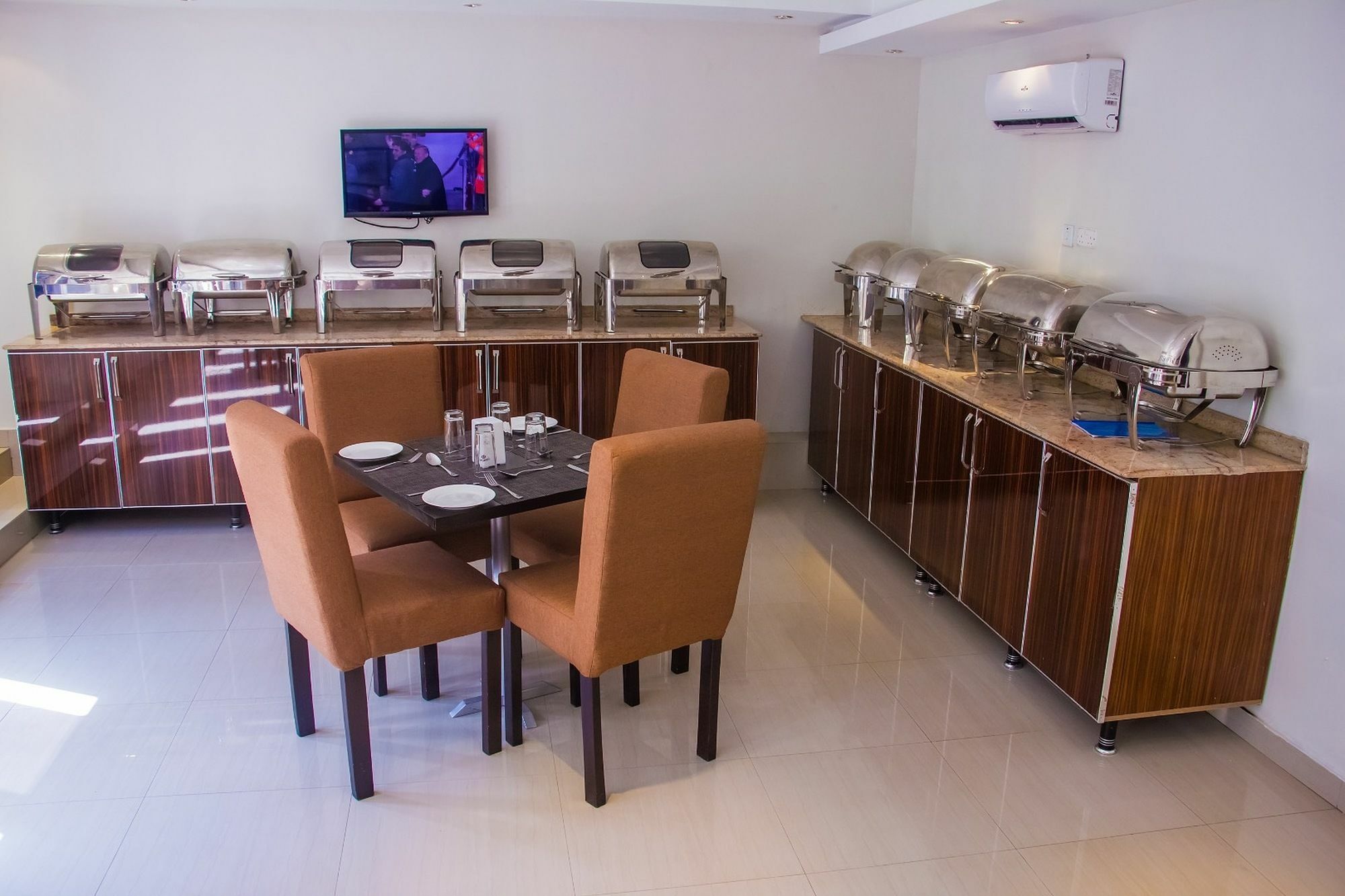 Glee Hotel Aliayabiagba Экстерьер фото