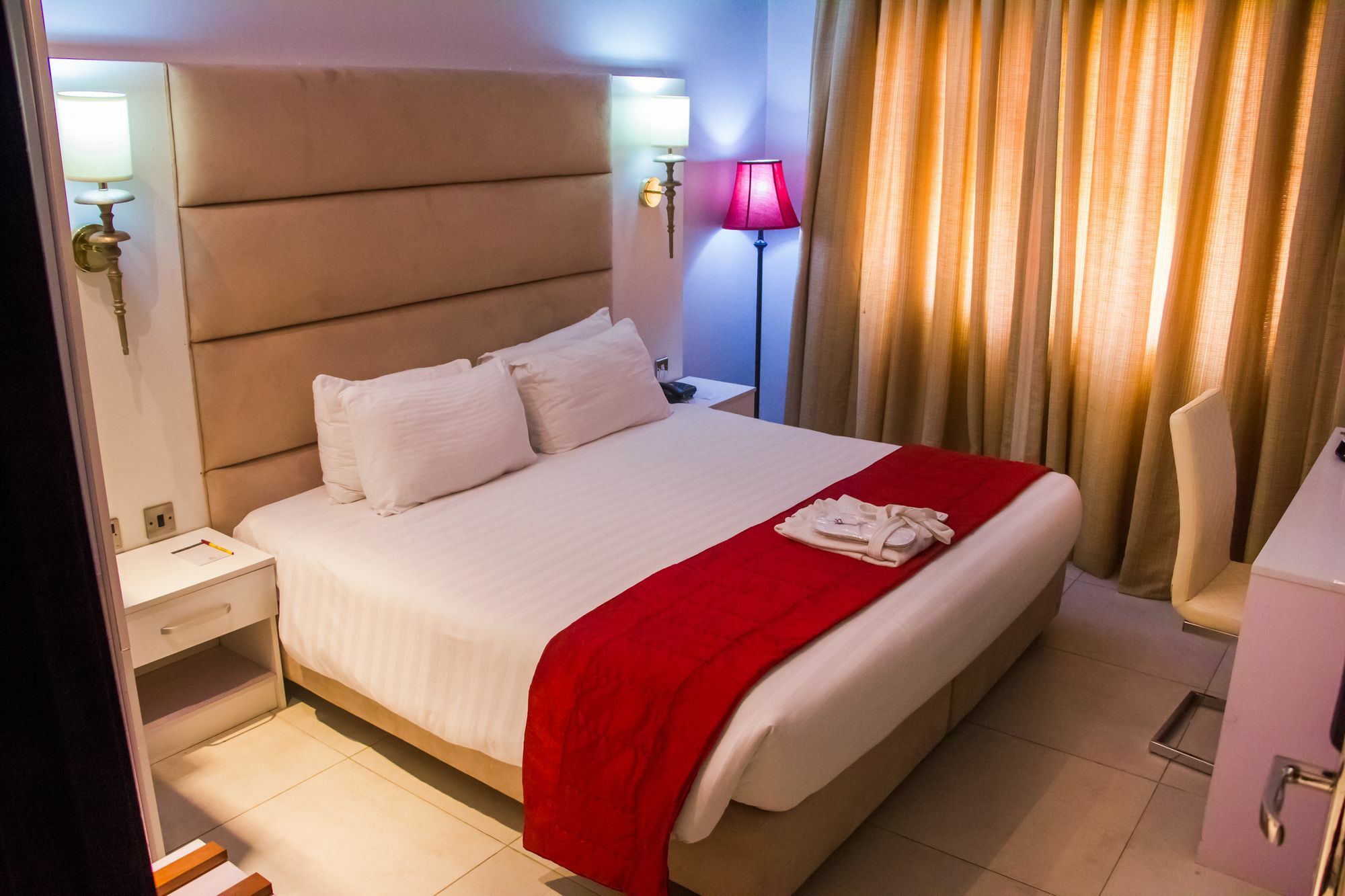 Glee Hotel Aliayabiagba Экстерьер фото