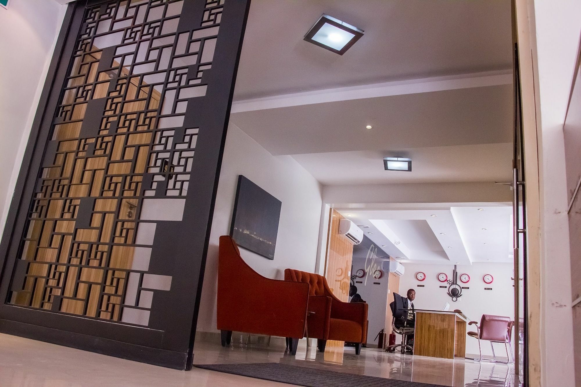 Glee Hotel Aliayabiagba Экстерьер фото