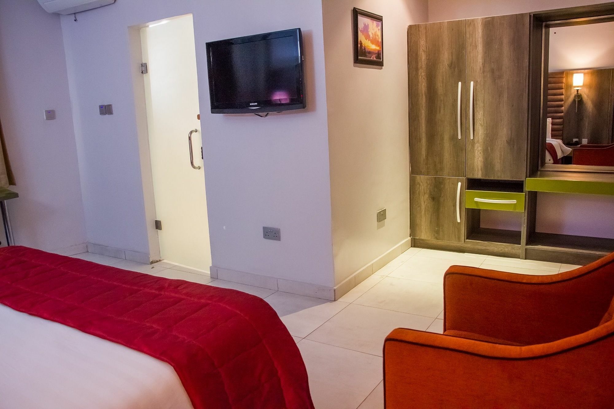 Glee Hotel Aliayabiagba Экстерьер фото