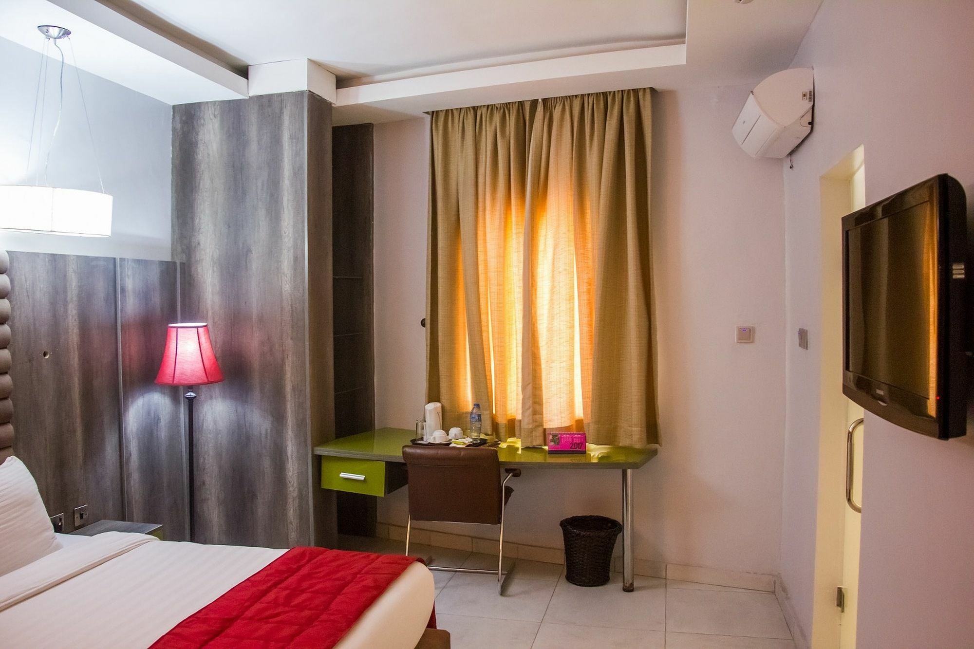 Glee Hotel Aliayabiagba Экстерьер фото