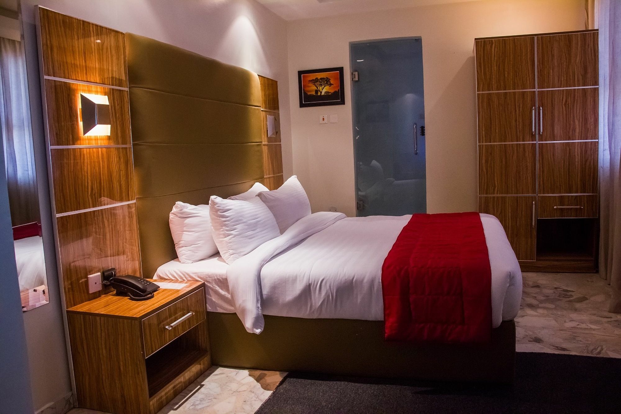 Glee Hotel Aliayabiagba Экстерьер фото