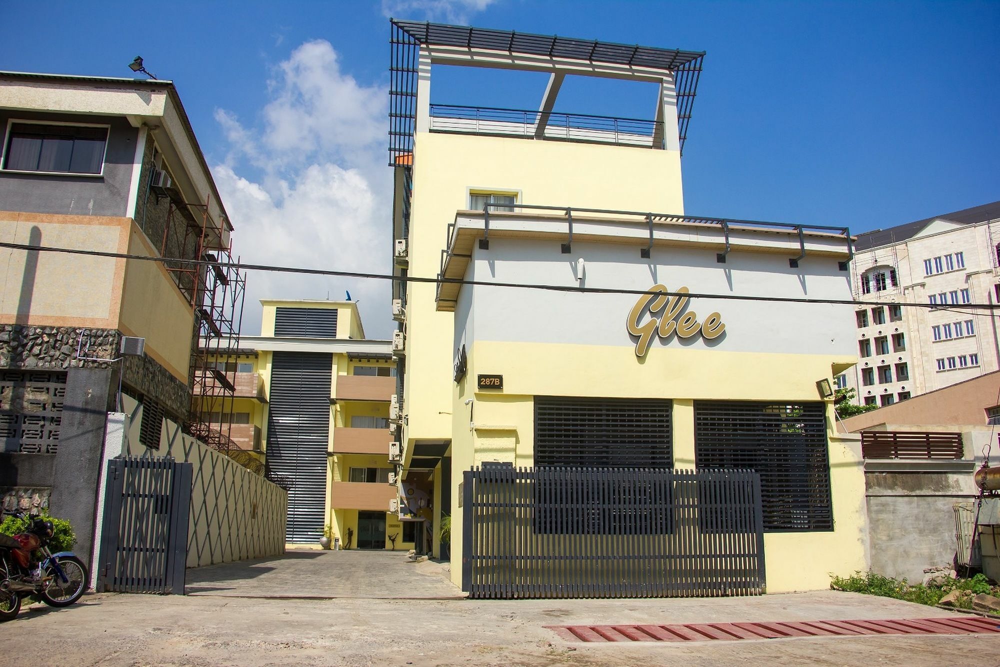 Glee Hotel Aliayabiagba Экстерьер фото